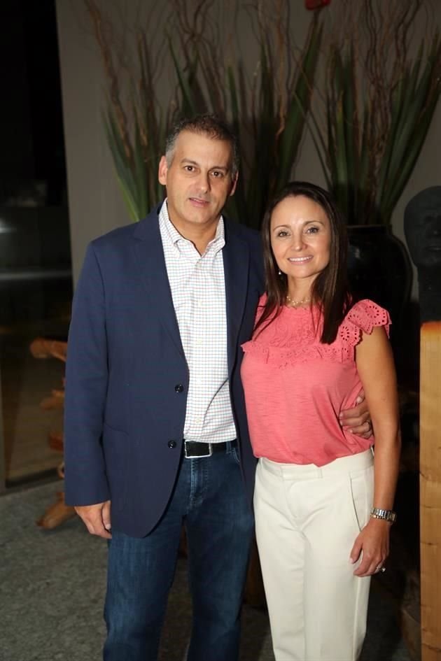 Mauricio Canavati y Mayra Macías de Canavati