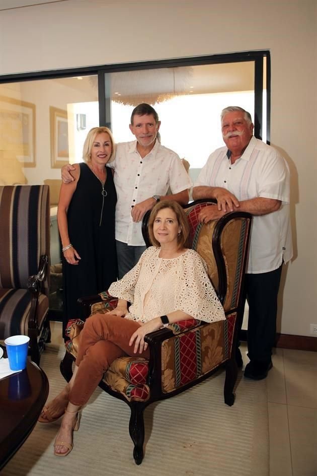 Cristina Jiménez de De la Garza, Jorge de la Garza, César Cantú Martínez y Catalina de la Peña de De la Garza