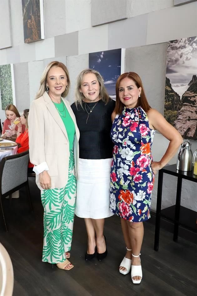 Maru Ruiz de Ortegón, Mónica Gutiérrez de Martínez y Lupita Alonso de Cantú