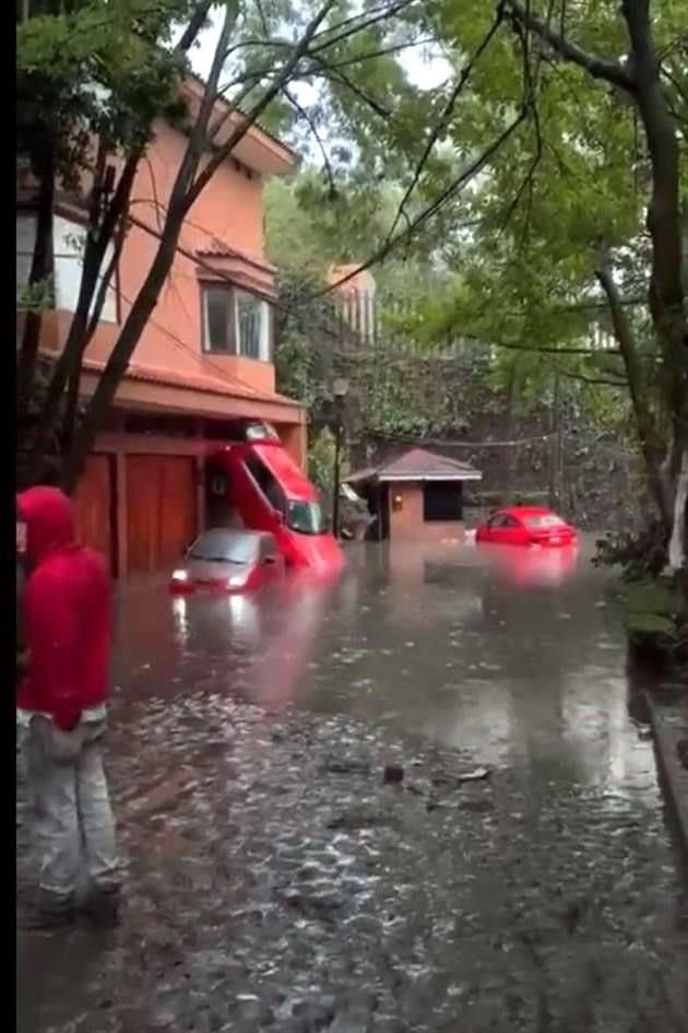 El agua alcanzó 5 metros en calles de la Alcaldía Álvaro Obregón.