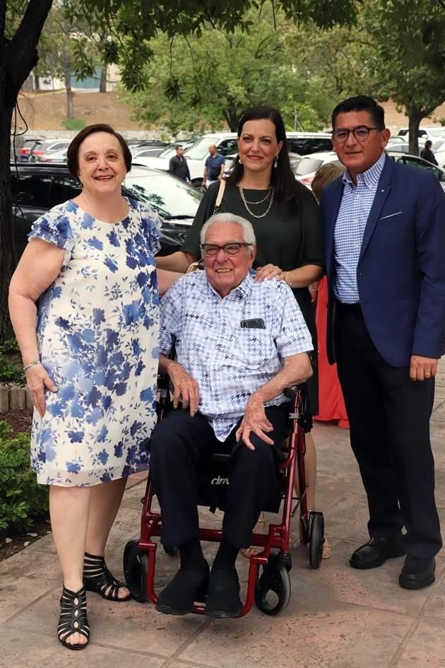 Gabriela Valdez, Marcela Rodríguez, Luis Pérez y Jorge Rodríguez