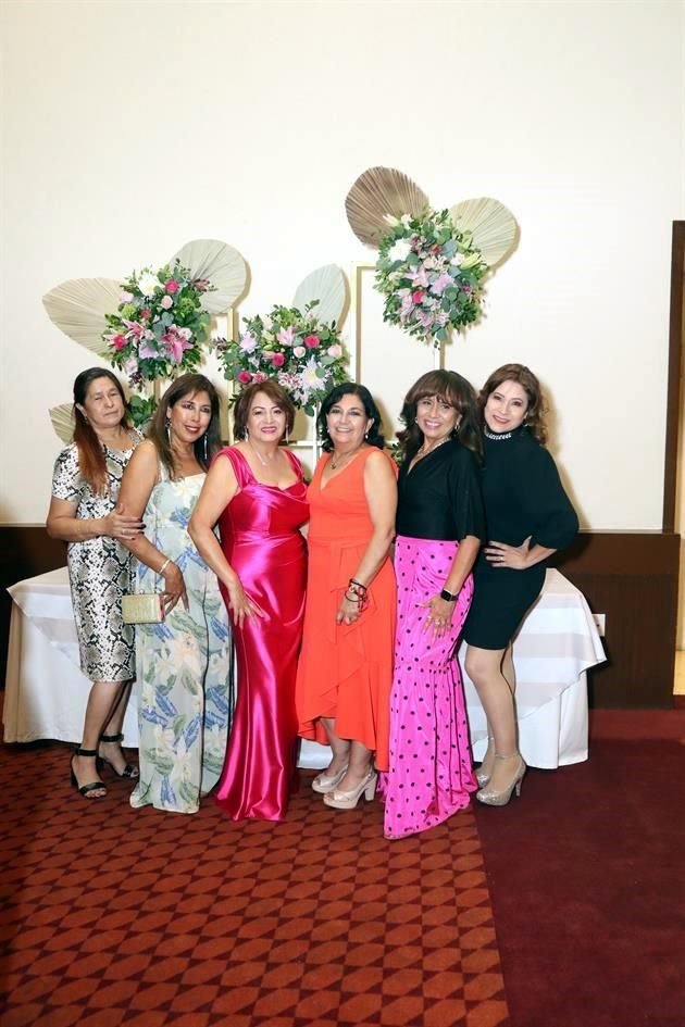 Alejandra Santillán, Francis Rangel, Paula Flores, Sonia Martínez, Esmeralda Gutiérrez, y Angélica Leal