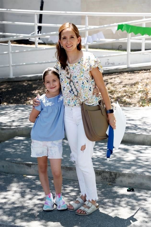 Sara Villarreal y Lucy Chapa de Villarreal