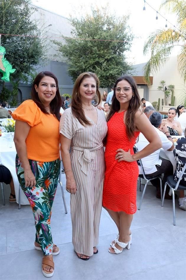 Mayra de Quiroga, Myriam Quiroga y Myriam Villarreal