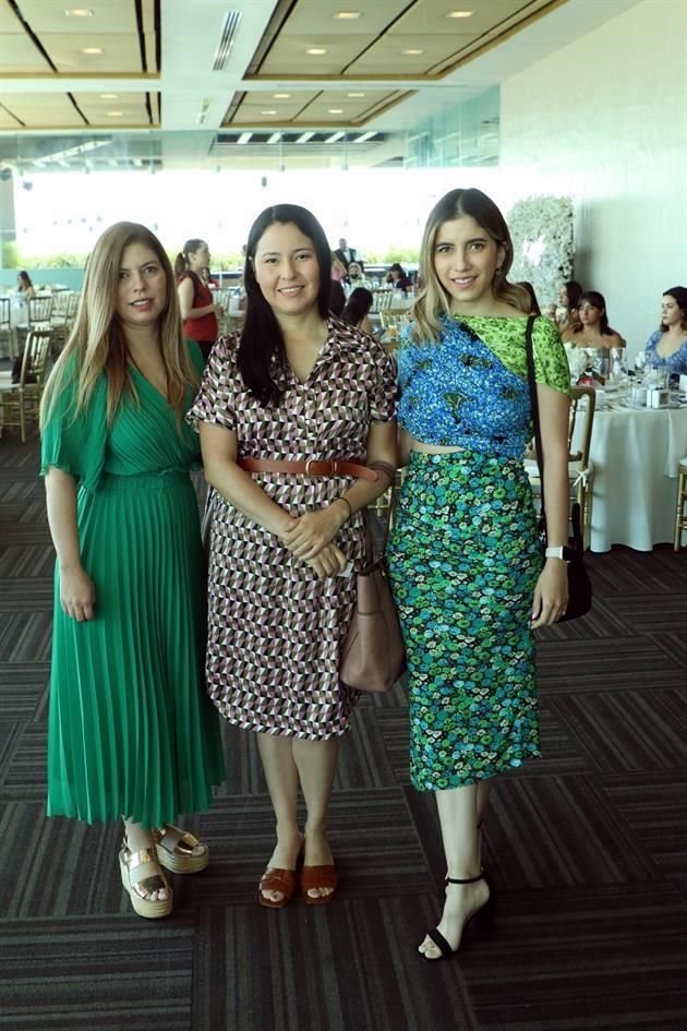 Alejandra Ramírez, Maricela Pecina y Mónica Ramírez