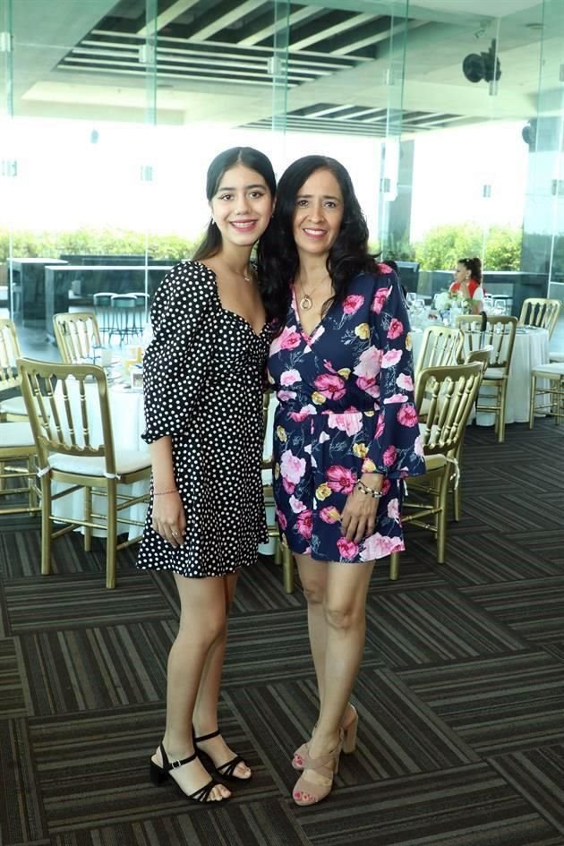 Hannia Ortiz y Martha Carrasco