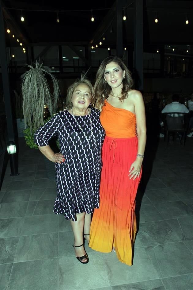 Carmen Rodríguez y Nelly Alanis
