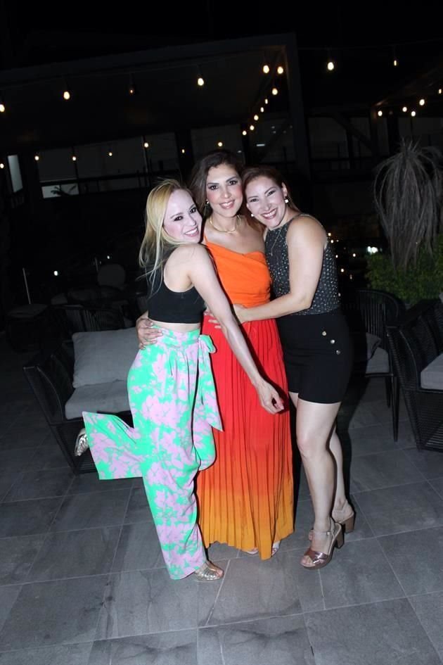 Azeneth Ramos, Nelly Alanis y Sofía Bueno