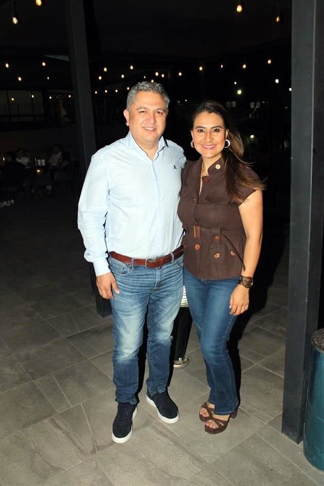 Alejandro Guevara y Dolores Santander