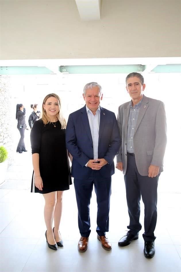 Karla López, Mario Adrián Flores y Víctor Gutiérrez