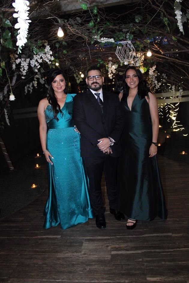 Palmira Carrales, Felipe González y Cristina González