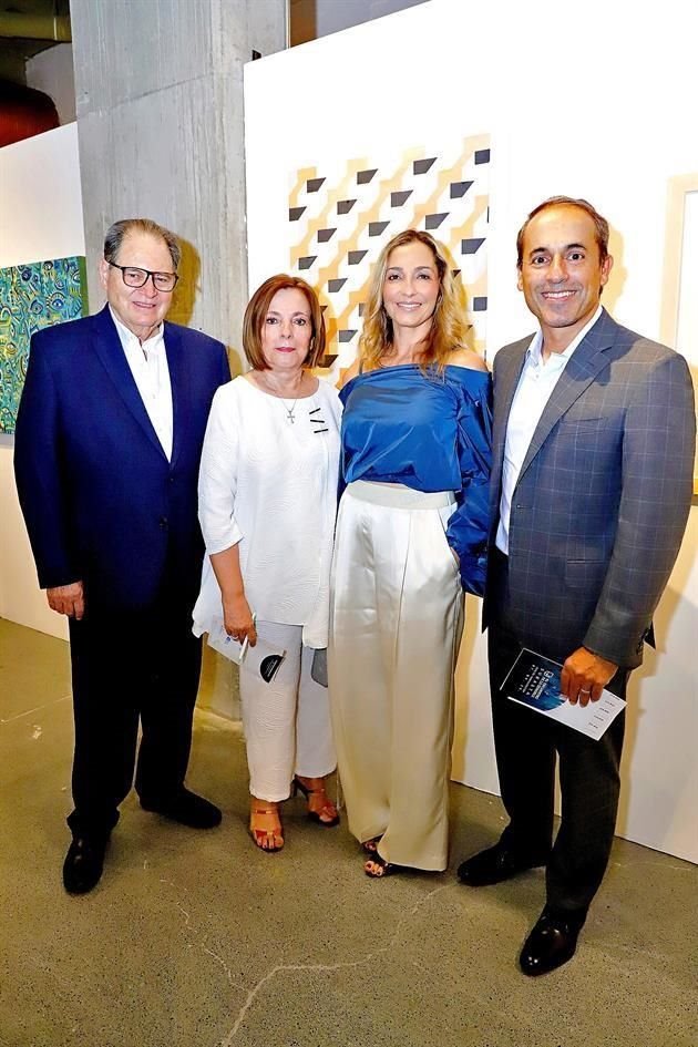 Javier Martínez, Rosa María González de Martínez, Verónica Rodríguez de Clariond y Federico Clariond