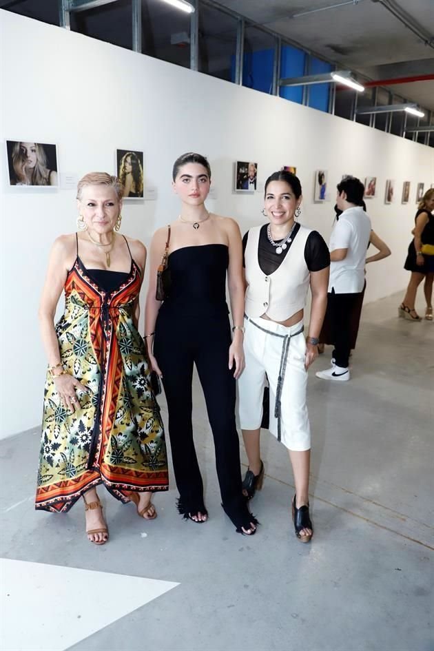 Rosina Ramón, Mariana Deandar y Laura Bruzual