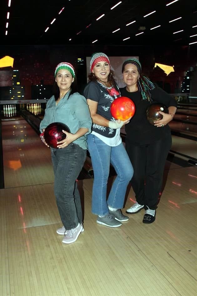 Irasema Muñoz, Yolanda Guerra, Isabel Martínez