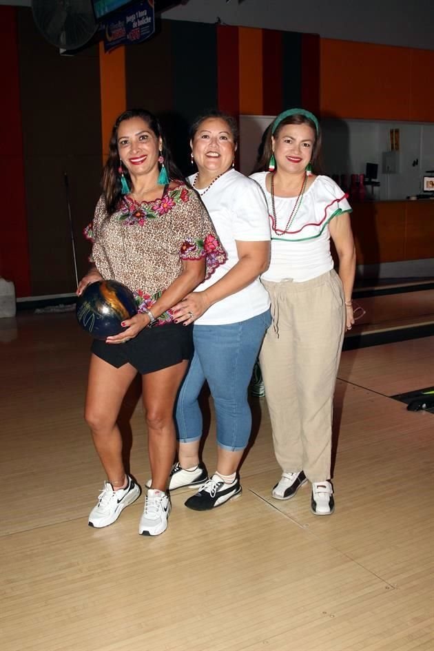 Verónica Vázquez, Angélica Medrano y Laura Ortiz