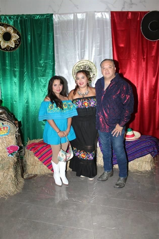 Paulina Herrera, Cindy Chavarría y Ángel Herrera