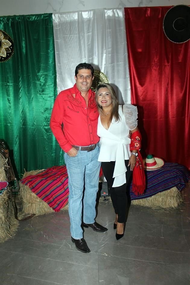 Carlos Torres y Blanca Mireles