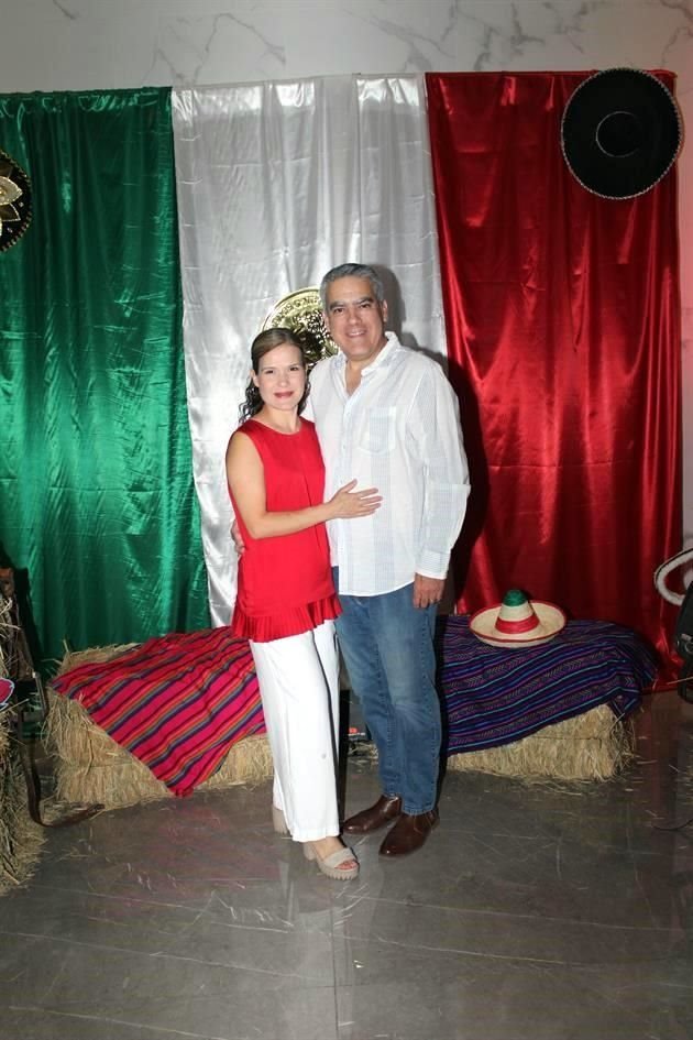 Natalia Reyes de González y Raymundo González