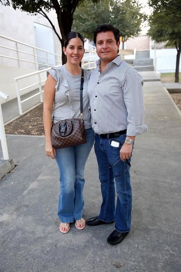 Ileana Manrique y Juan Garza