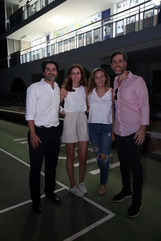 Natividad González Maiz, Cecy Zablah de González, Sissy Karam de Bichara y Andrés Bichara