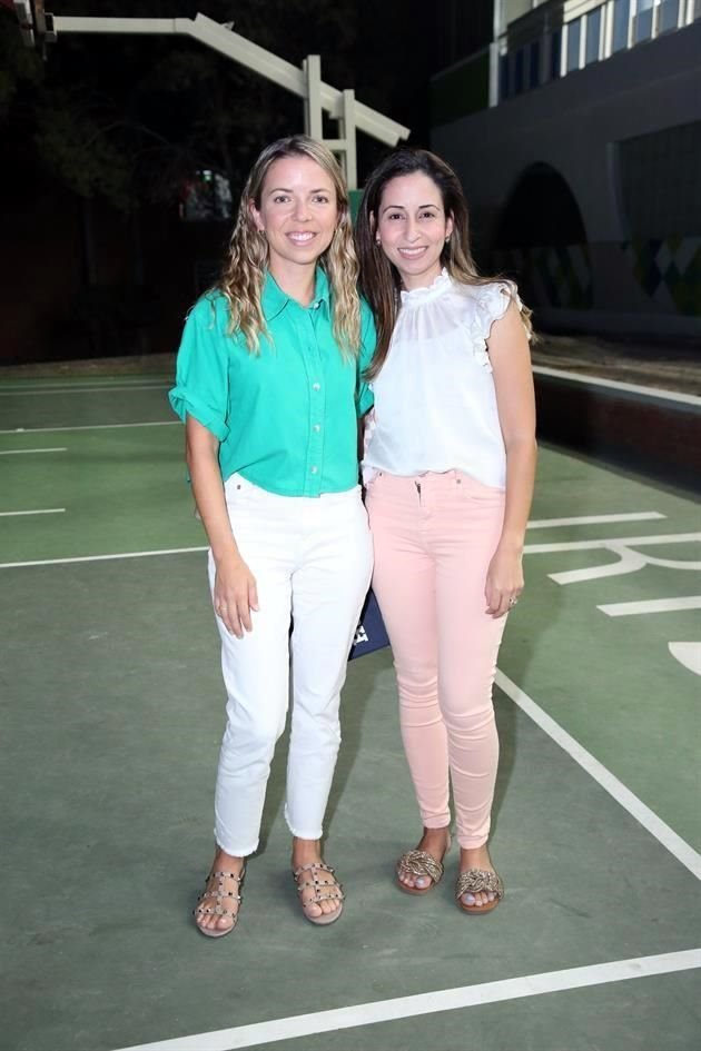 Camila López de González y Gaby Treviño de Amarante