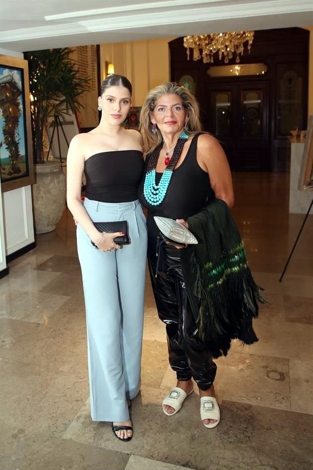 Raquel Rodríguez y Éricka González Brunell