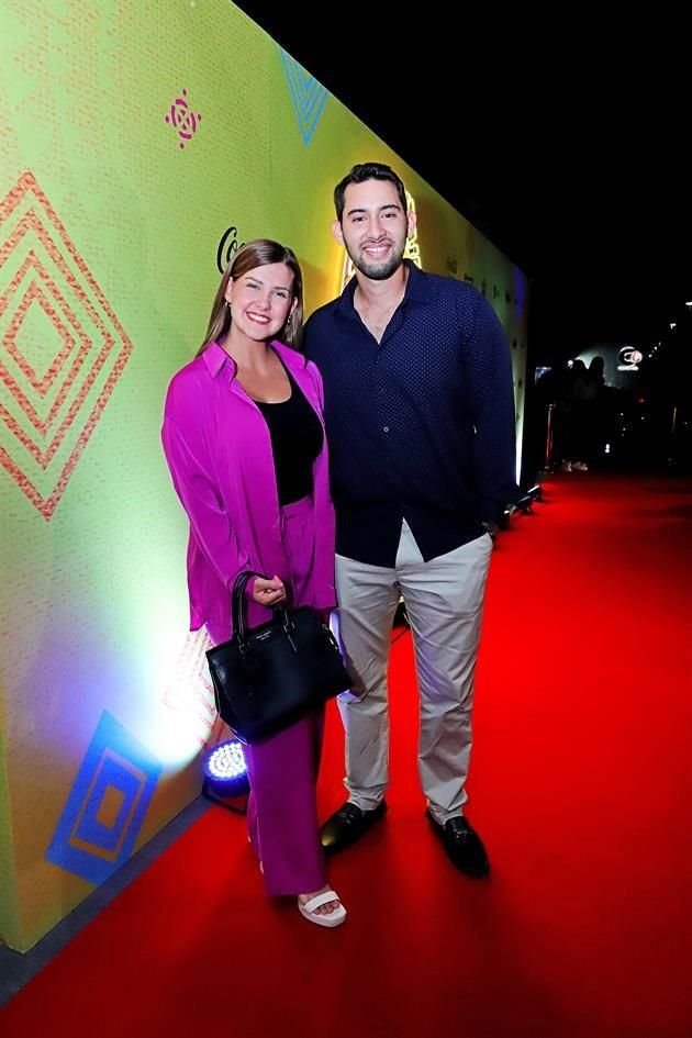Roberta Elizondo y Alejandro Rubio