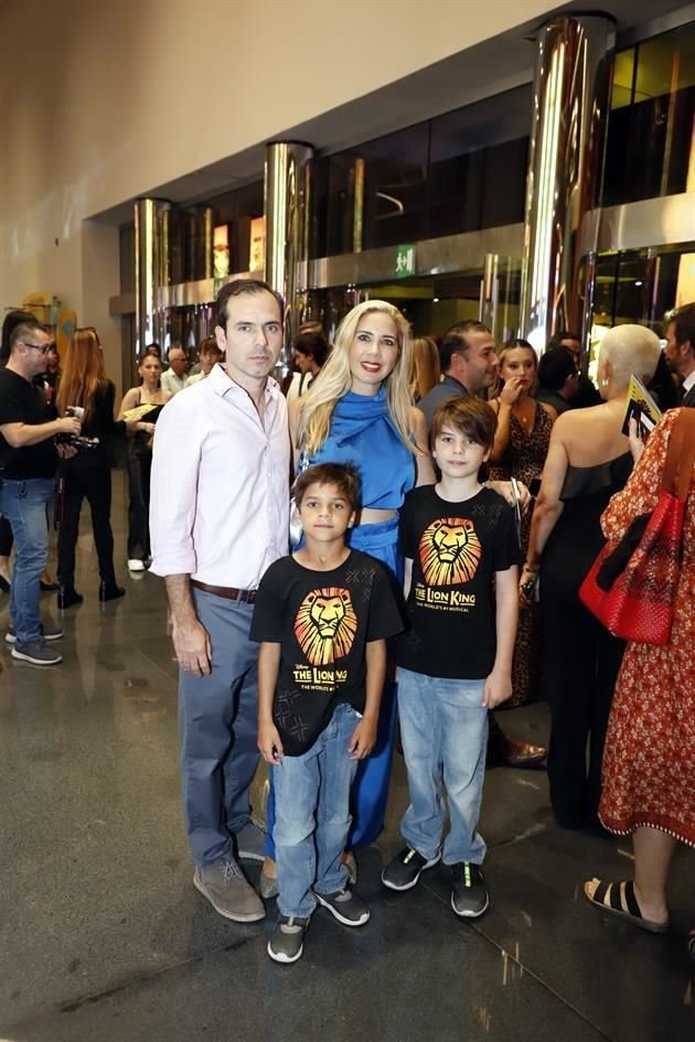 Armando Sada, Ana Nájera de Sada, Lorenzo Sada y Benjamín Sada