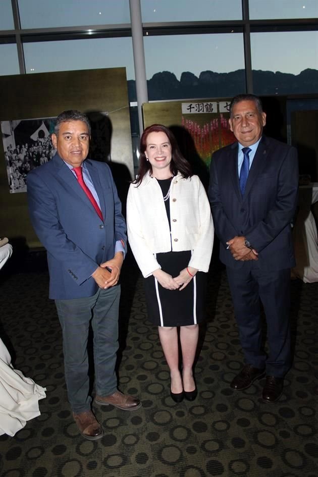 José Efrén Castillo, Cecilia Carrillo y Sergio Anguiano