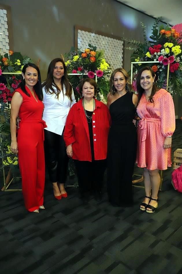 Paola Rodríguez, Laura Martínez, Alejandra Garza Valero, Karen Roel y Paty Martínez
