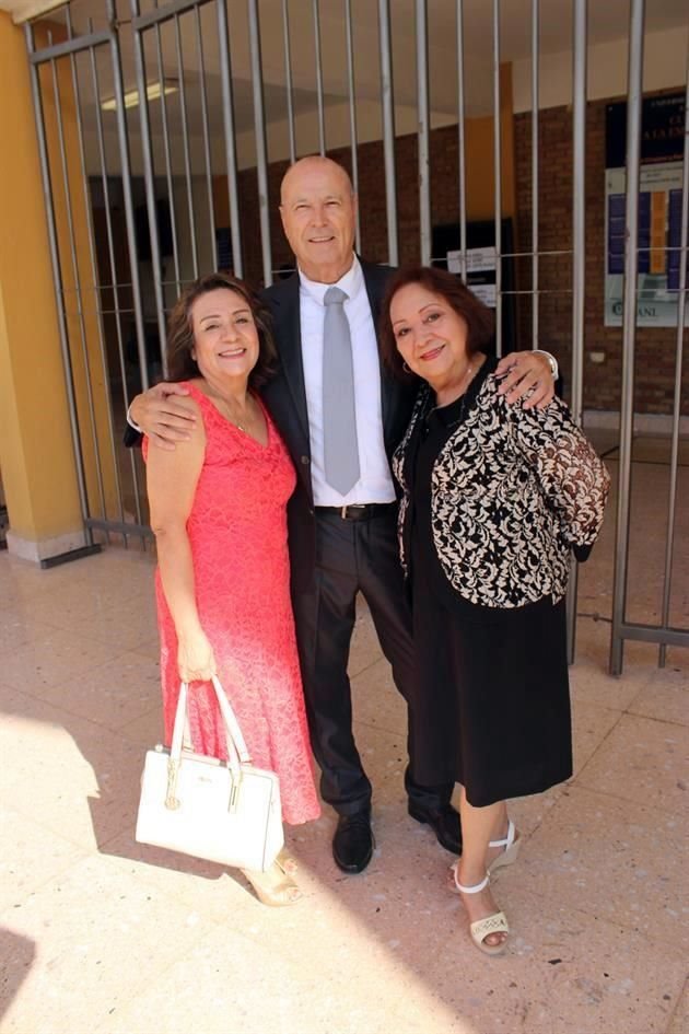 Esther López, Rubén Villarreal y Consuelo Chávez