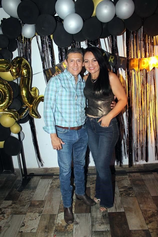 Everardo Martinez y Mireya Rojas