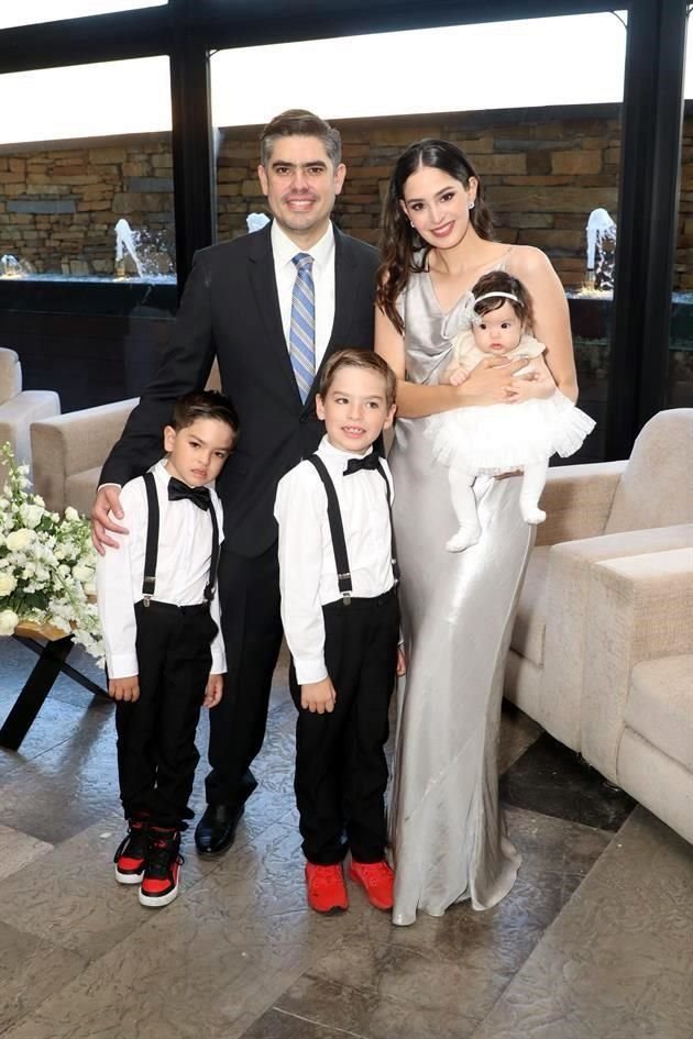 Joaquín Cerda, Araceli Solís, Jerónimo Cerda y María Leonardo Cerda
