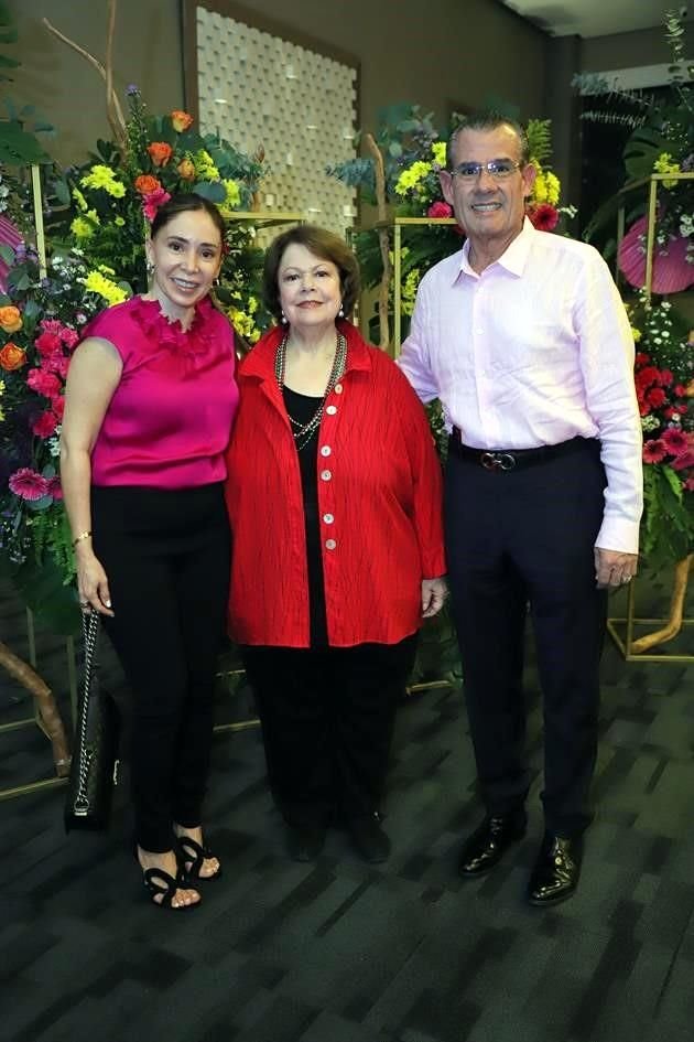 Alejandro Herrera, Alejandra Garza Valero y Alejandra Gama de Herrera