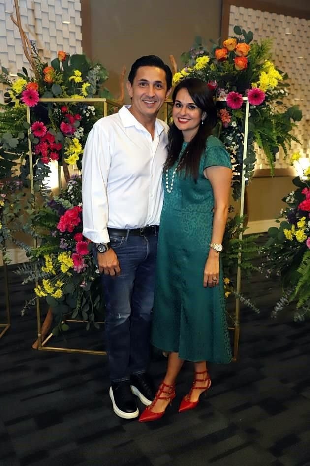 Víctor Ayala y Miriam Villarreal