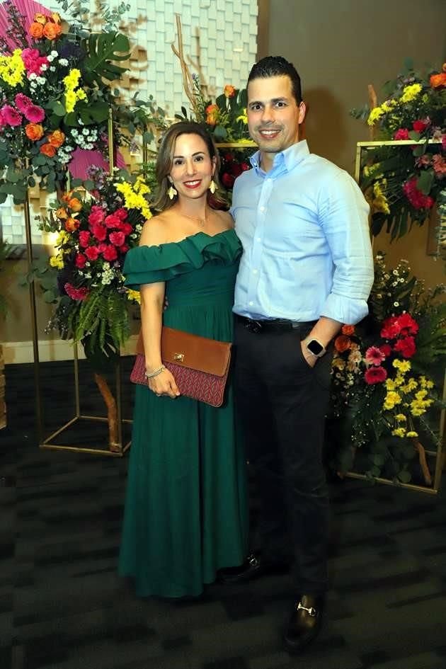 Elsa Villarreal y Pedro Dávila