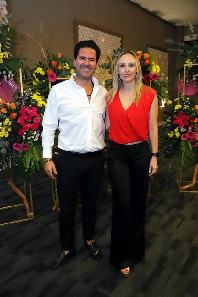 Roberto de la Cruz y Lizeth Rodea