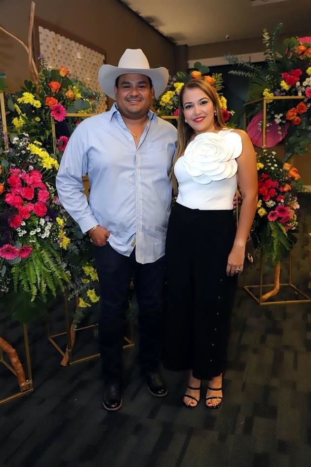 Rodrigo González y Marisol García