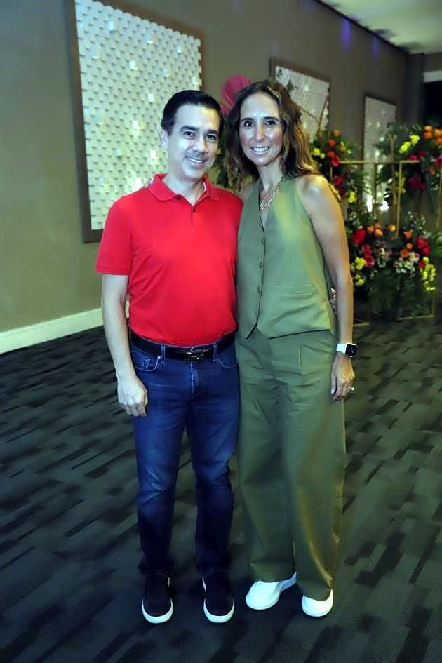 Carlos Lechuga y Sara Medina