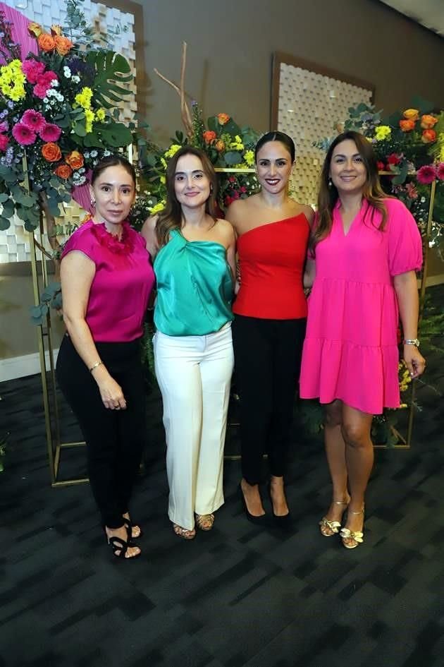 Alejandra Gama de Herrera, Margarita Garza, Daniela Barrieta y Liliana Saldívar