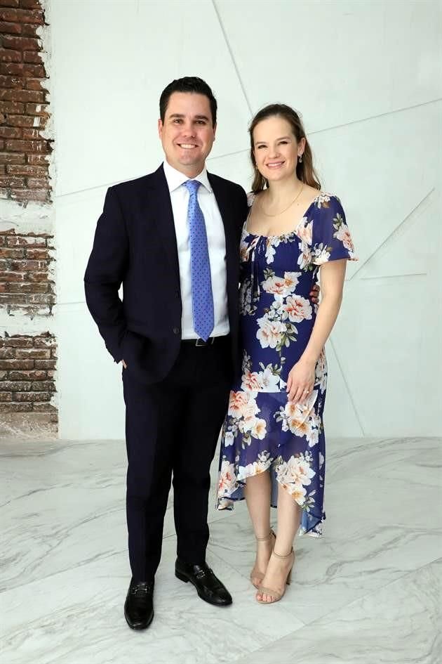 Luis Gerardo Quintanilla y Paulina Salas