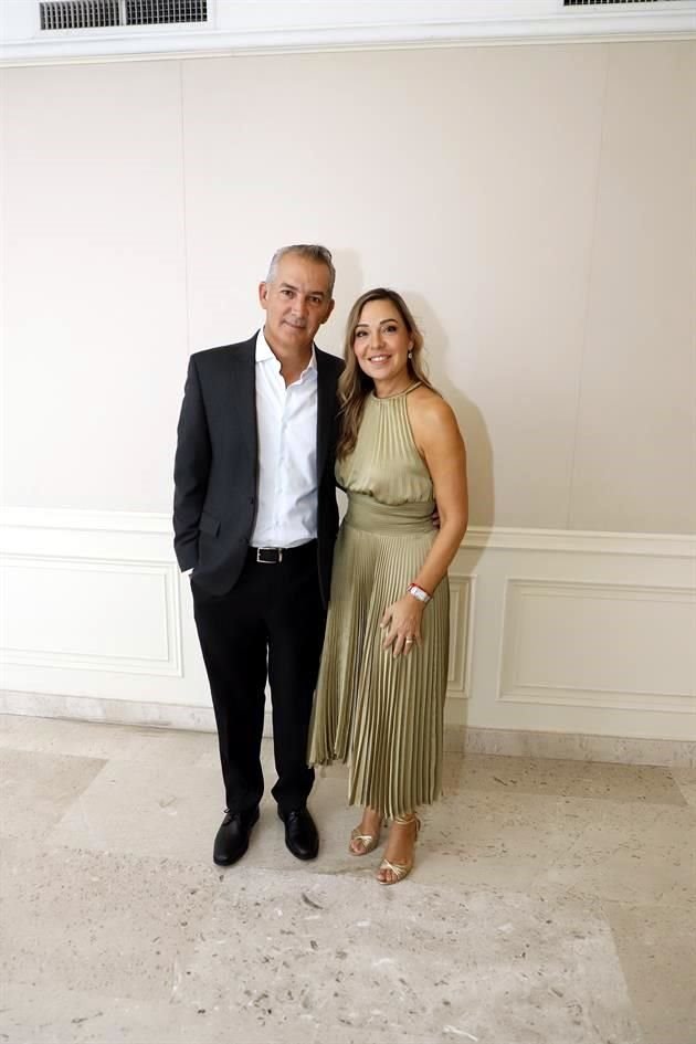 Raúl de la Garza y Janette Lamas de De la Garza