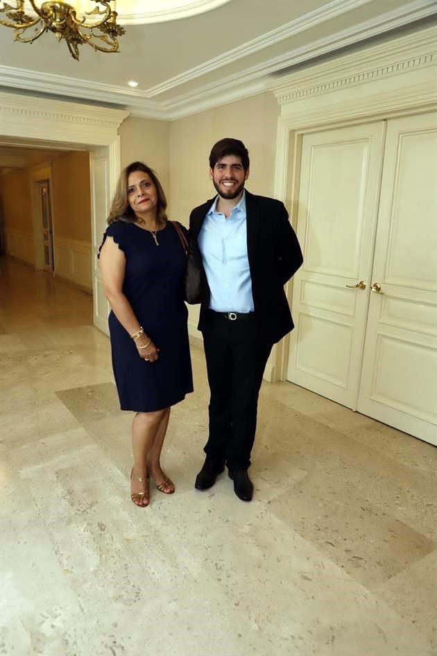 Olivia Hernández y Juan Pablo Cuevas