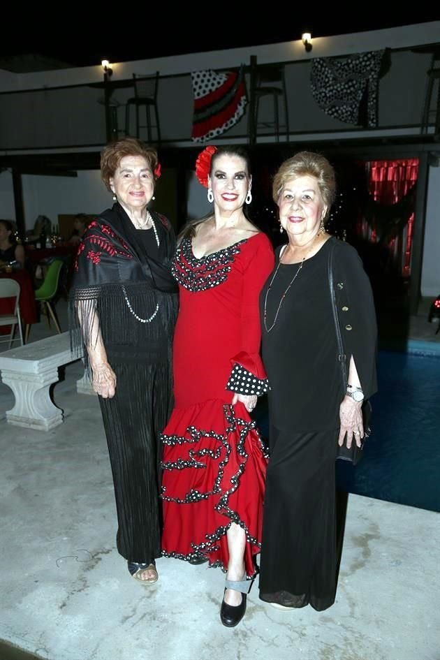 Alicia Guadiana de Villarreal, Celina Villarreal de González y María del Carmen Salinas de González