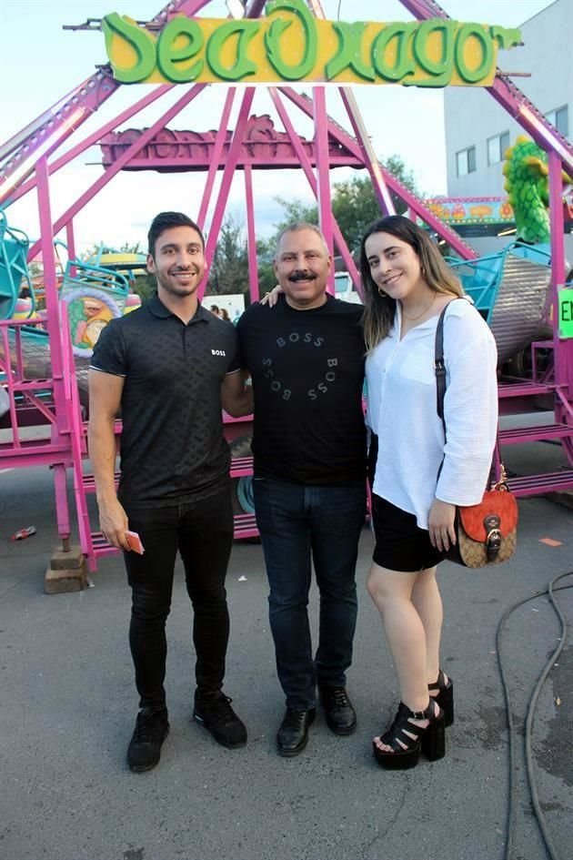 Gonzalo Paras, Guillermo Paras y Helena Blanco