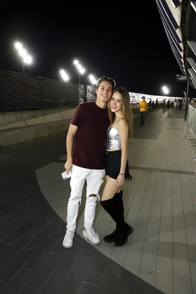 Héctor Chapa y Sofía Garza