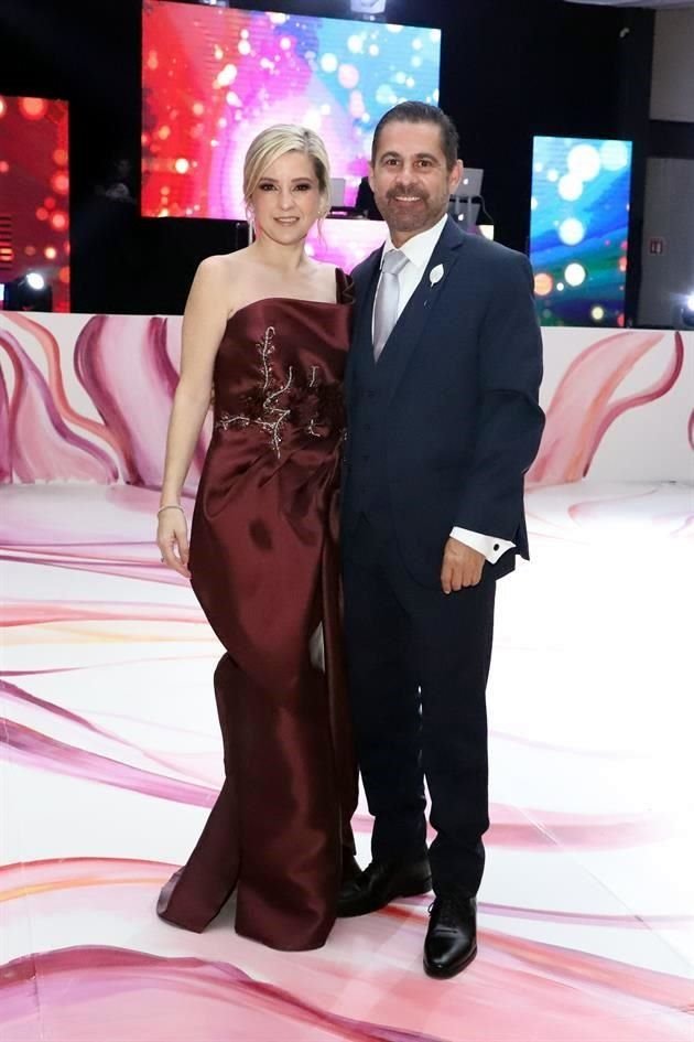 Martha Chapa de González y Fernando González González