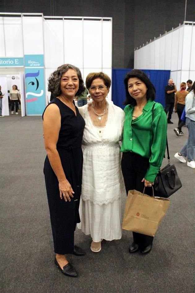 Magda Tijerina, Martha Villanueva y Martha Mac