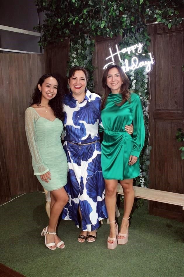 Gloria Martínez, Brenda Villarreal y Alejandra de la Cruz