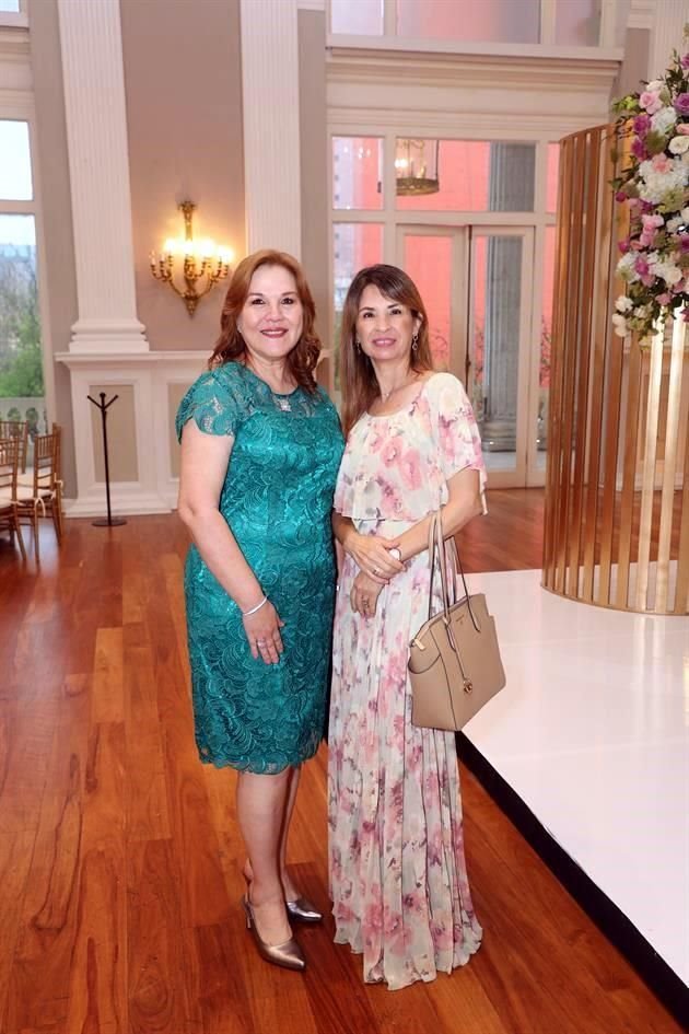 Rosario Rojas de Flores y Silvia Garza de Rojas